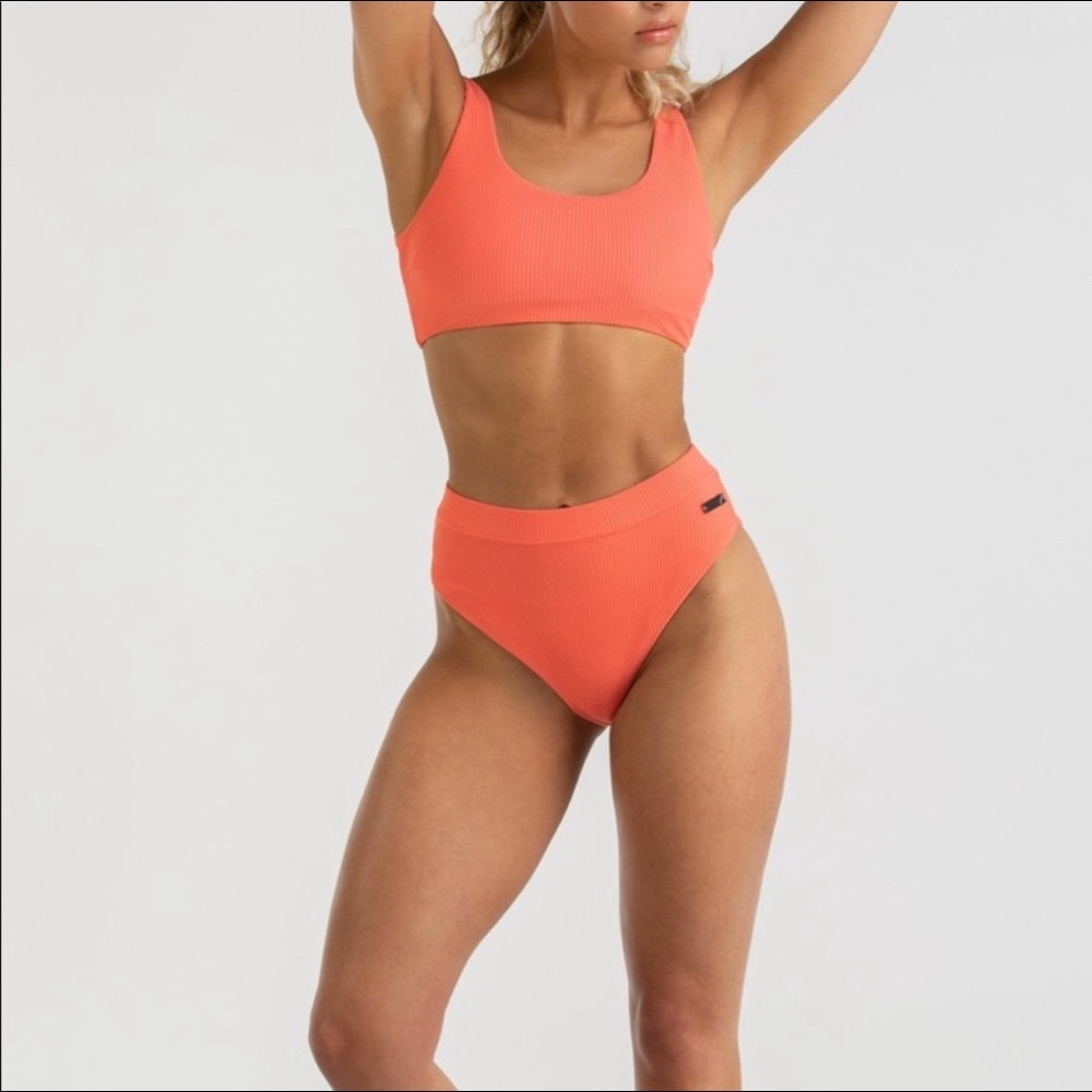 GYMSHARK essence bikini coral